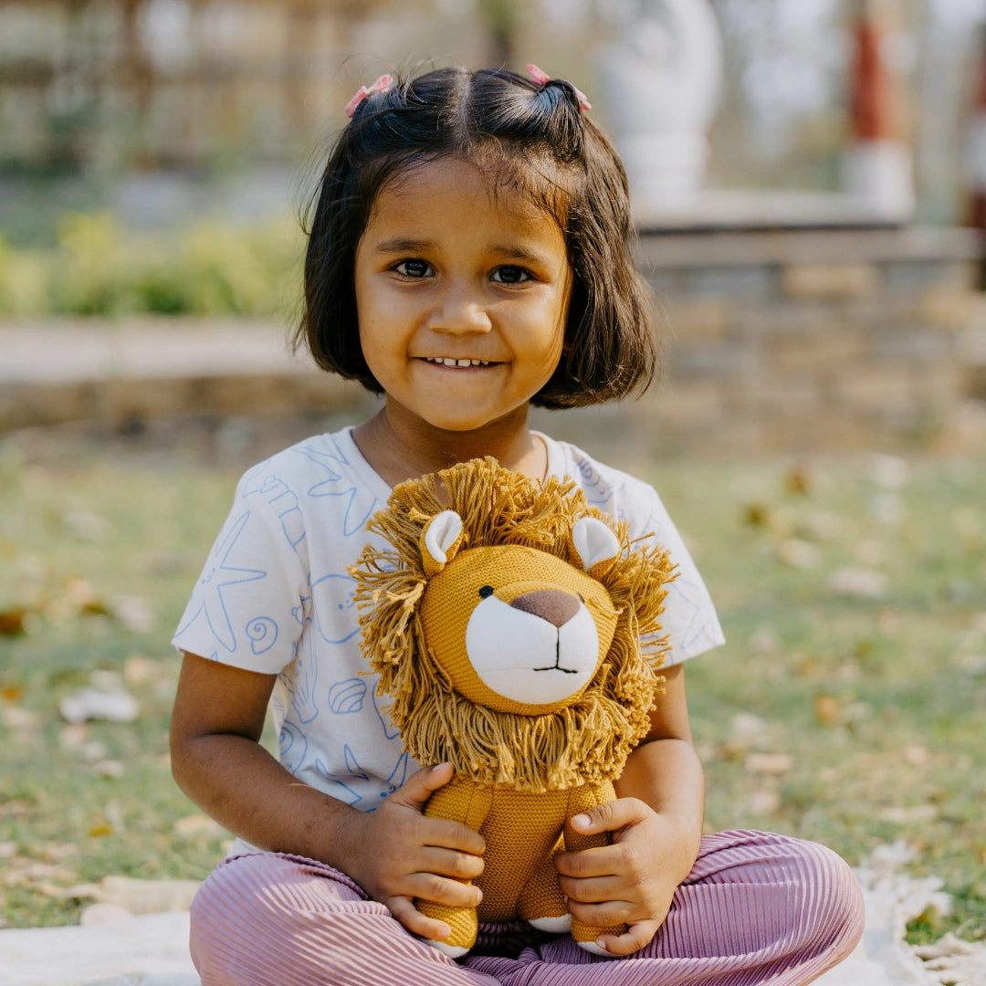 Leo the Lion | Knitted Cotton Animal Plush Toy for Kids - nestatoys