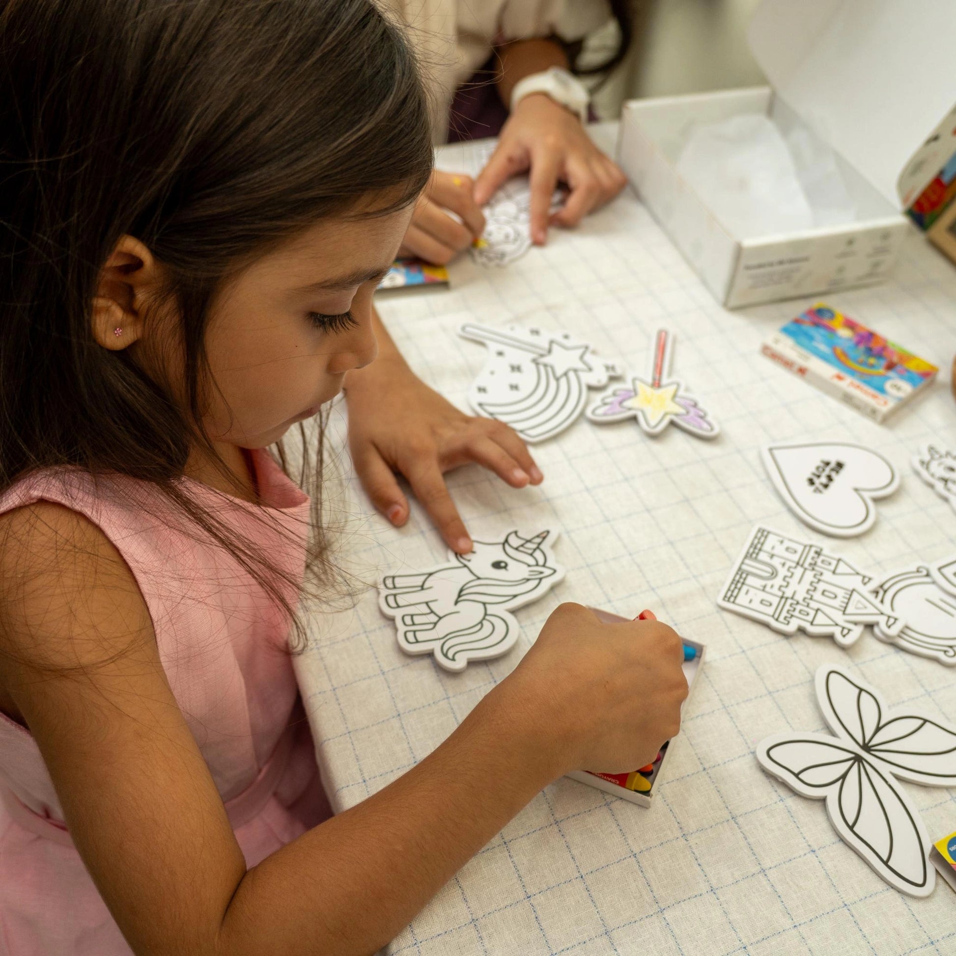 NESTA TOYS - DIY Unicorn Fridge Magnets | Mess-Free Art & Craft Activity for Girls & Boys 