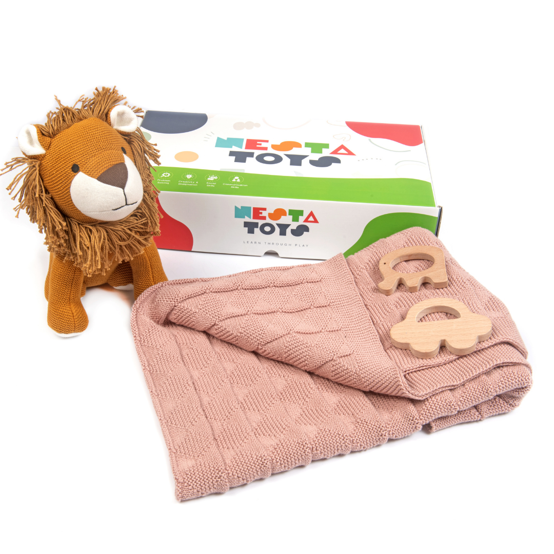 Newborn Gift Set – Swaddle, Lion Plush Toy & Wooden Teethers - nestatoys