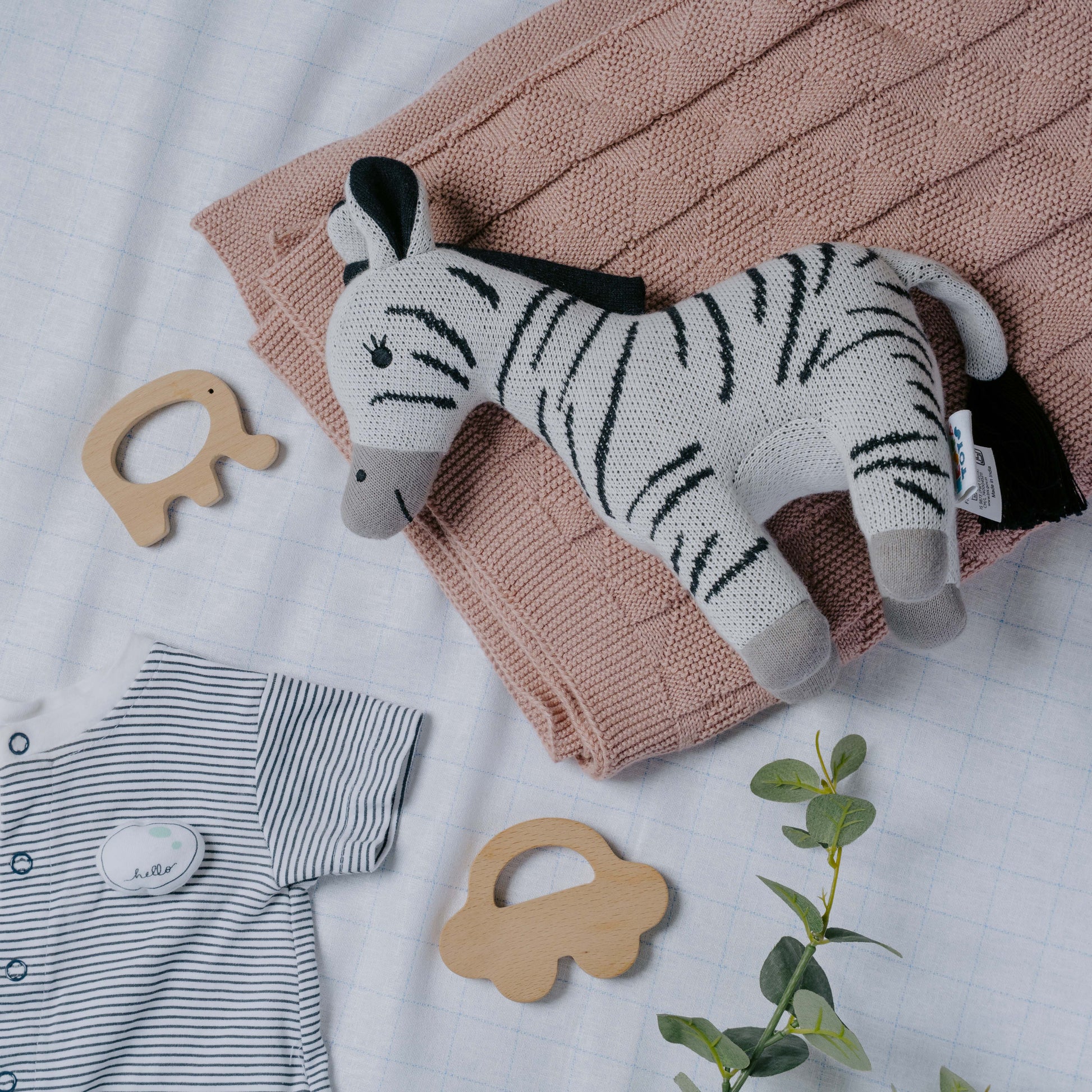 Newborn Gift Set – Swaddle, Zebra Plush Toy & Wooden Teethers - nestatoys