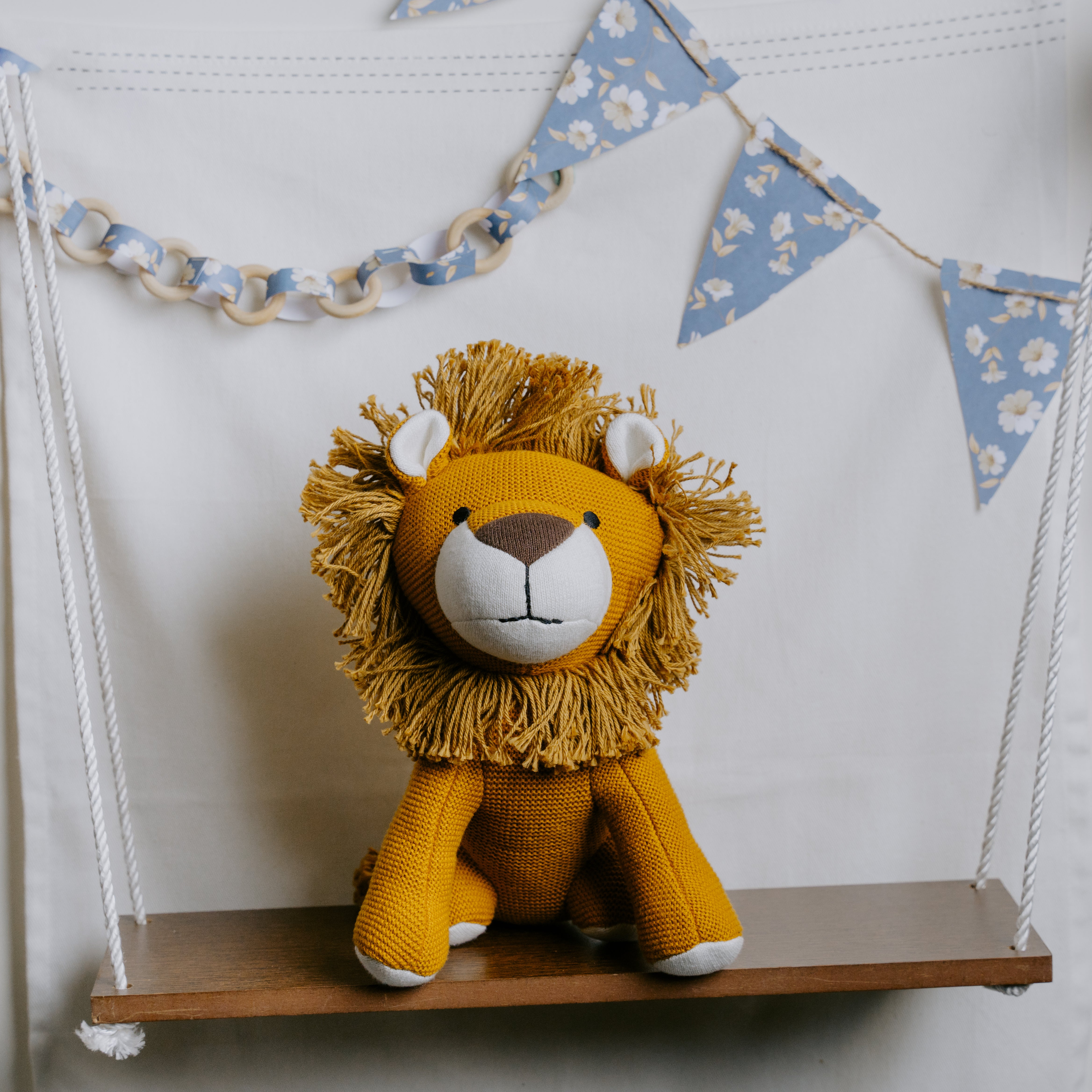 Newborn Gift Set – Swaddle, Lion Plush Toy & Wooden Teethers - nestatoys