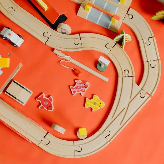 NESTA TOYS - Train Track Toy Set with Vehicles (69 Pcs)